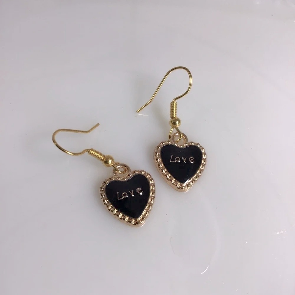 Black and Gold Heart Shaped Love Fashion Dangle Earrings - NWOT - Picture 2 of 2